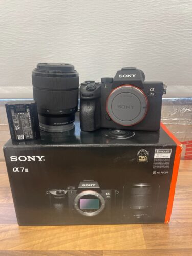 Sony Alpha 7 III Full-Frame Mirrorless Camera with 28-70mm Lens (24.2MP, 4K Video, Fast 0.02s 693 Point Hybrid AF & 5 Axis stabilisation – Ideal for Enthusiasts, Hybrid Shooter